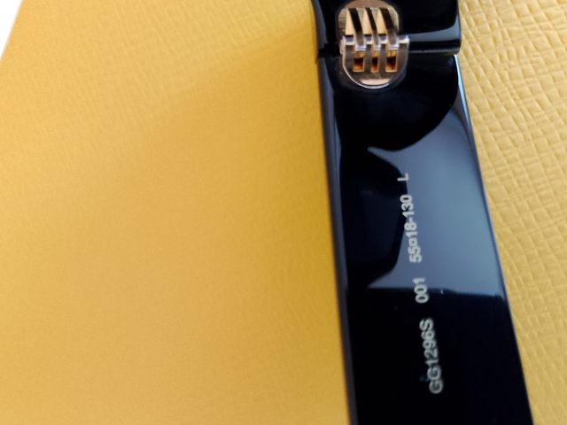 Gafas Gucci negras oscuras