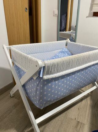 Minicuna bebé, blanca con estrellas