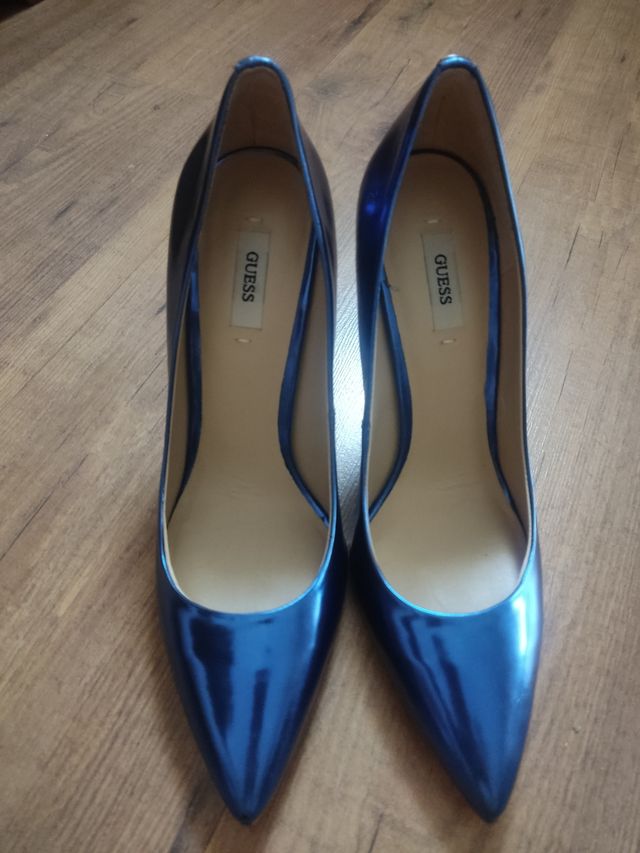 Tacones Guess azul metalizado