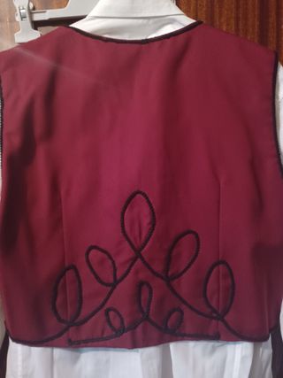 Traje flamenco burdeos y negro