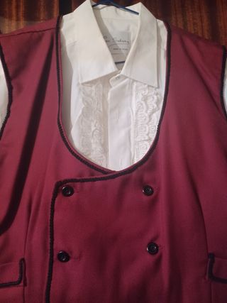 Traje flamenco burdeos y negro