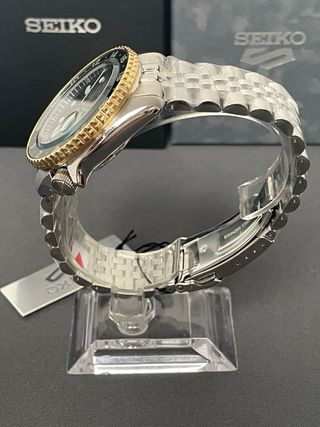Reloj Seiko 5 Sport GMT Grey Carbon SSK021 