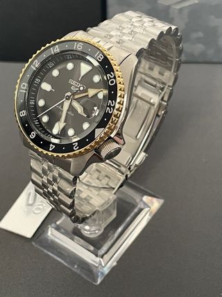 Reloj Seiko 5 Sport GMT Grey Carbon SSK021 