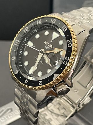 Reloj Seiko 5 Sport GMT Grey Carbon SSK021 