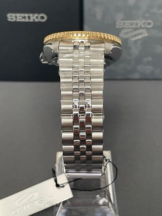 Reloj Seiko 5 Sport GMT Grey Carbon SSK021 