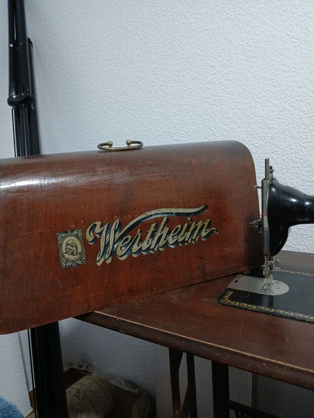 Máquina coser Wertheim antigua