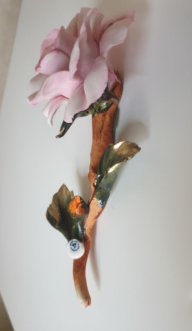 rosa bomboniera ceramica capodimonte