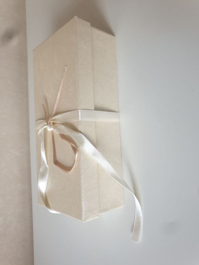 rosa bomboniera ceramica capodimonte