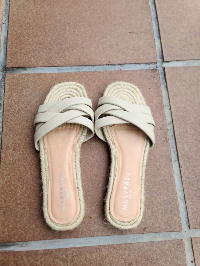 Sandalias planas beige MARYPAZ - 39