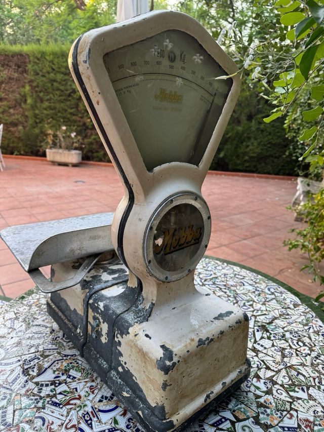 Balanza antigua Mobba 8kg para restauración