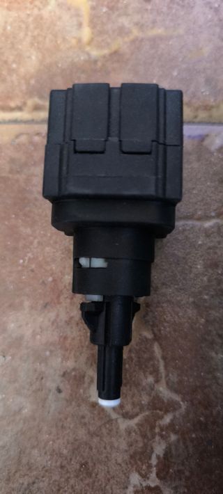 Interruptor de luz de freno 