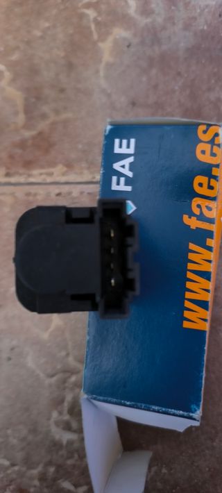 Interruptor de luz de freno 