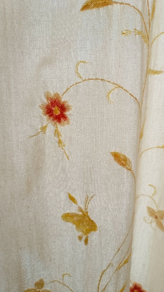 Cortinas blancas bordadas 