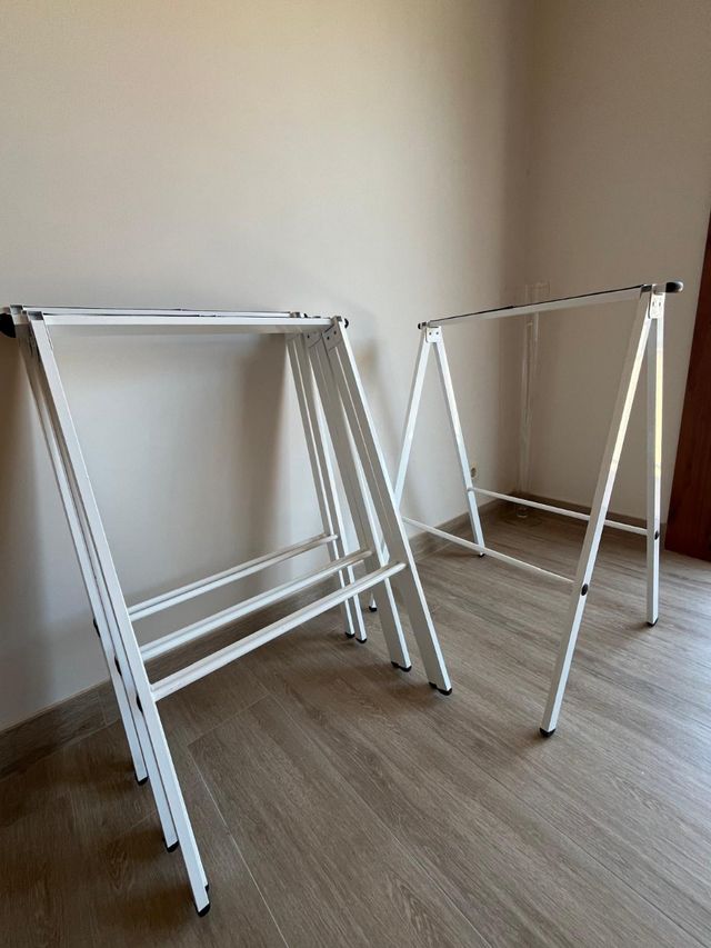 Lote 4 caballetes plegables blancos