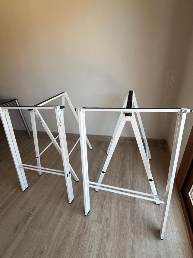 Lote 4 caballetes plegables blancos