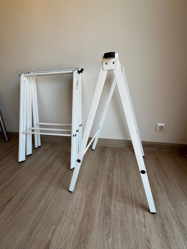 Lote 4 caballetes plegables blancos