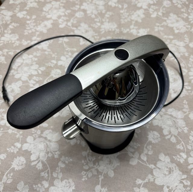 Exprimidor c/brazo - acero inoxidable