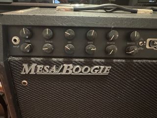 Mesa Boogie F30: Amplificador Válvulas.