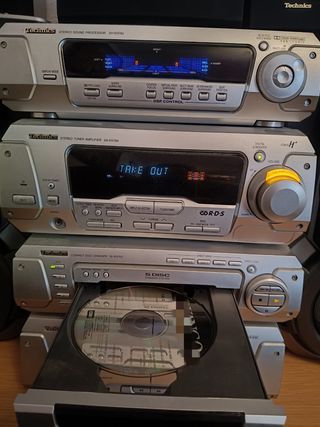Completo equipo de música.