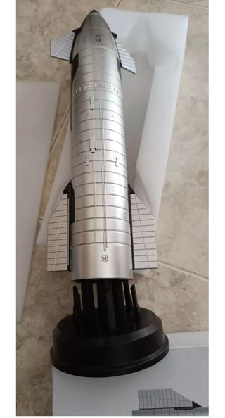 Maqueta Starship.De 340mm de altura más la peana