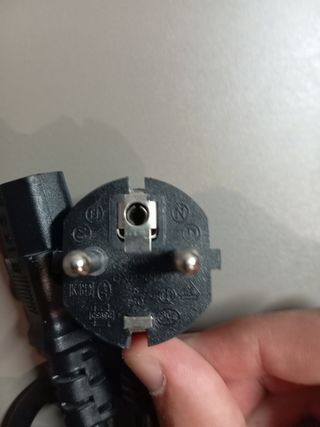 Cable alimentación IEC C13-Schuko 1.65m