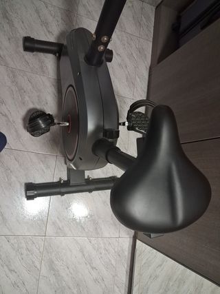 Bicicleta estática ejercicio