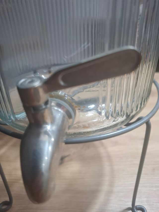 Jarras de cristal con grifo