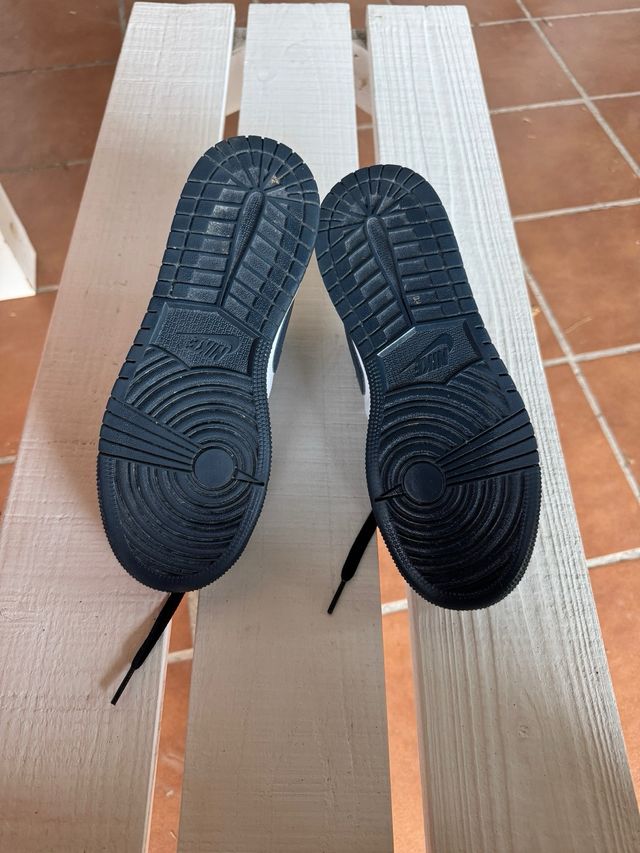 Air Jordan 1 Mid - Azul Marino - 37,5