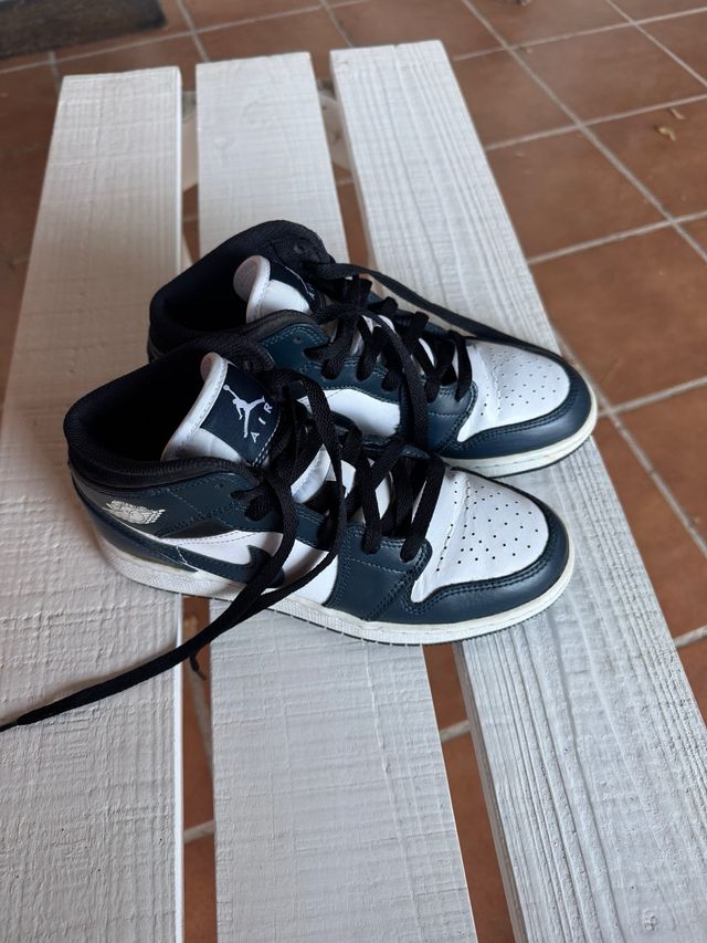 Air Jordan 1 Mid - Azul Marino - 37,5