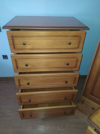 Dormitorio madera maciza