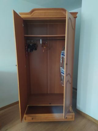 Dormitorio madera maciza