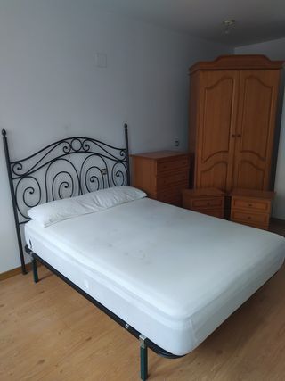 Dormitorio madera maciza