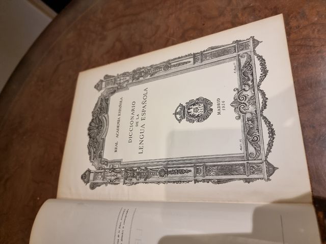 Enciclopedia de la Lengua Española. Real Academia