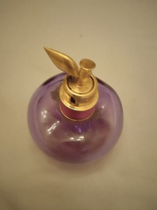 Bottiglie di profumo Nina Ricci vuote