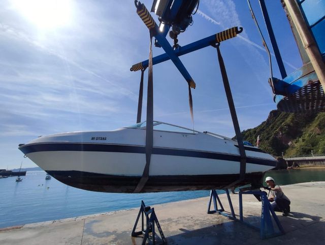 Barco Cris Craft 6m - 90cv