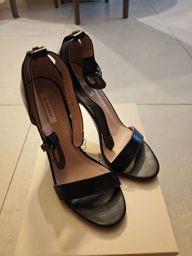 Scarpe con tacco Motivi nero n.38