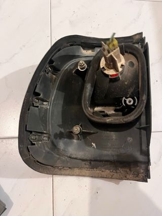 Optica trasera Derecha Nissan Terrano