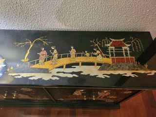 Armadio cinese in legno laccato a Barcellona