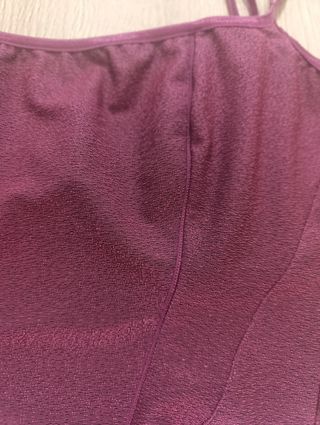Top tirantes morado