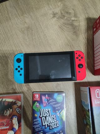 Nintendo Switch - Azul y Rojo