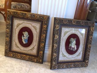 2 Cuadros antiguos con relieve