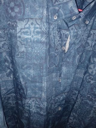 Camisa azul estampada