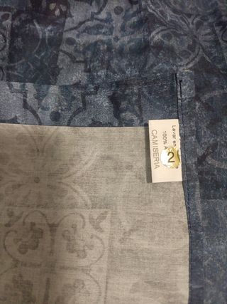 Camisa azul estampada