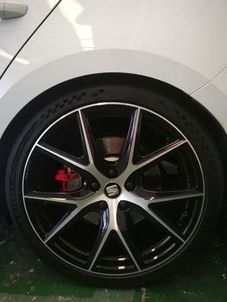 Llantas Seat León cupra carbon edition. 
