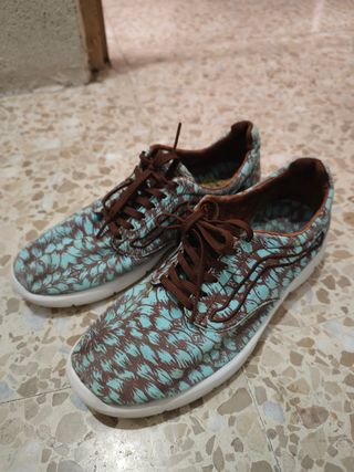 Zapatillas Vans turquesa y marrón