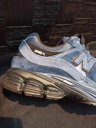 New Balance 2002R azul vaquero y negro
