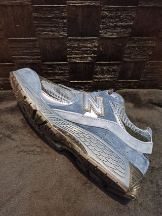 New Balance 2002R azul vaquero y negro