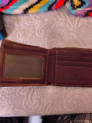 Cartera de cuero marrón