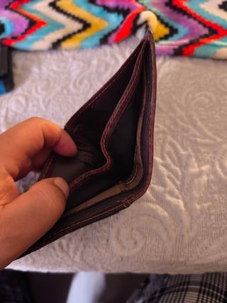 Cartera de cuero marrón