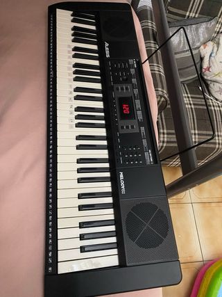 Alesis Melody 61 Teclado